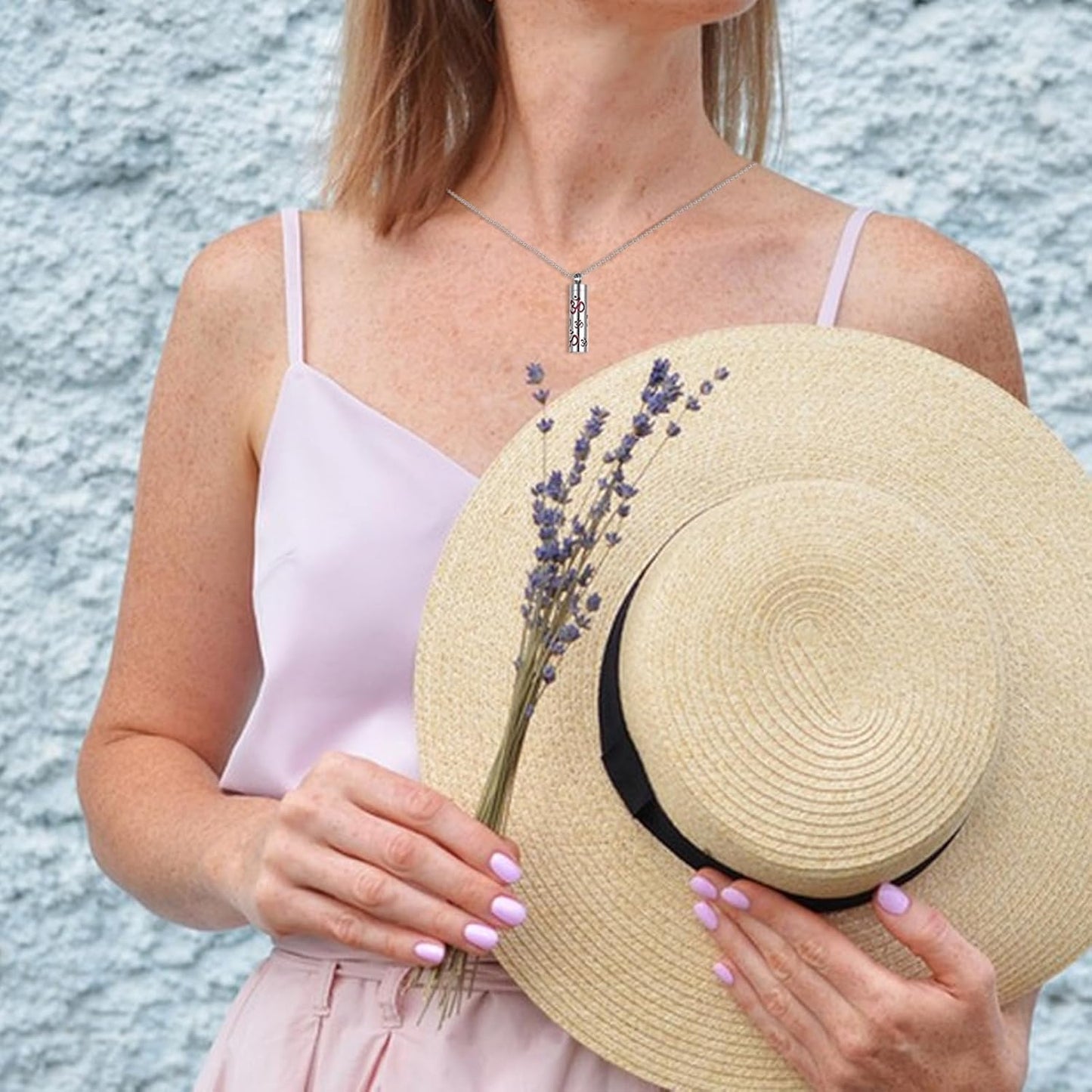 Diffuser Necklace - Locket Pendant Stainless Steel | Calming Aromatherapy Pendant Necklace with Diffuser Pads, Oil Jewelry for Valentine'S Day