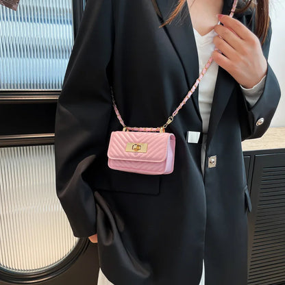 Niche Chain Strap Square Bag Luxe Shoulder Purse for Women Minimalist Crossbody Tote Textured Day-to-Night Bag Chic Sling Bag