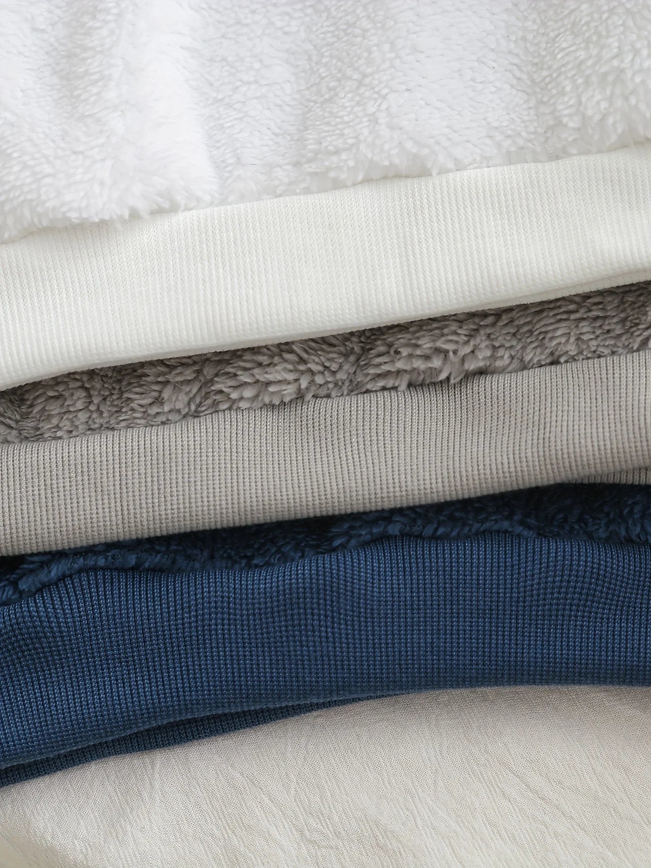 A 3-Piece Plush Hoodie For A Baby Boy In Autumn And Winter, An Outdoor Warm And Cute Little Bear Round-Neck Base Layer