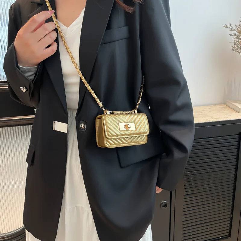 Niche Chain Strap Square Bag Luxe Shoulder Purse for Women Minimalist Crossbody Tote Textured Day-to-Night Bag Chic Sling Bag