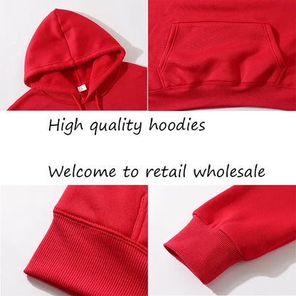 .A casual sports outfit consisting of a long-sleeved hooded t-shirt and elastic-waist pants.