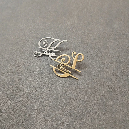 Custom Initials Brooches Metal Anti-glare Lapel Pin Fixed Clothes Letter Pins Stainless Steel Weater Coat Clothing Women Jewelry