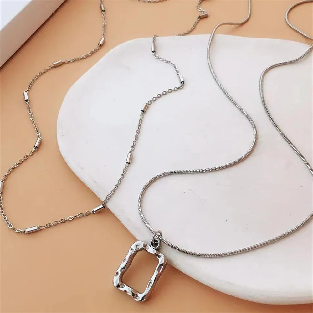 Small Niche Design Hollowed Out Rectangular Oval Metal Fashion High-End Clavicle Chain Necklace Accessories For Women