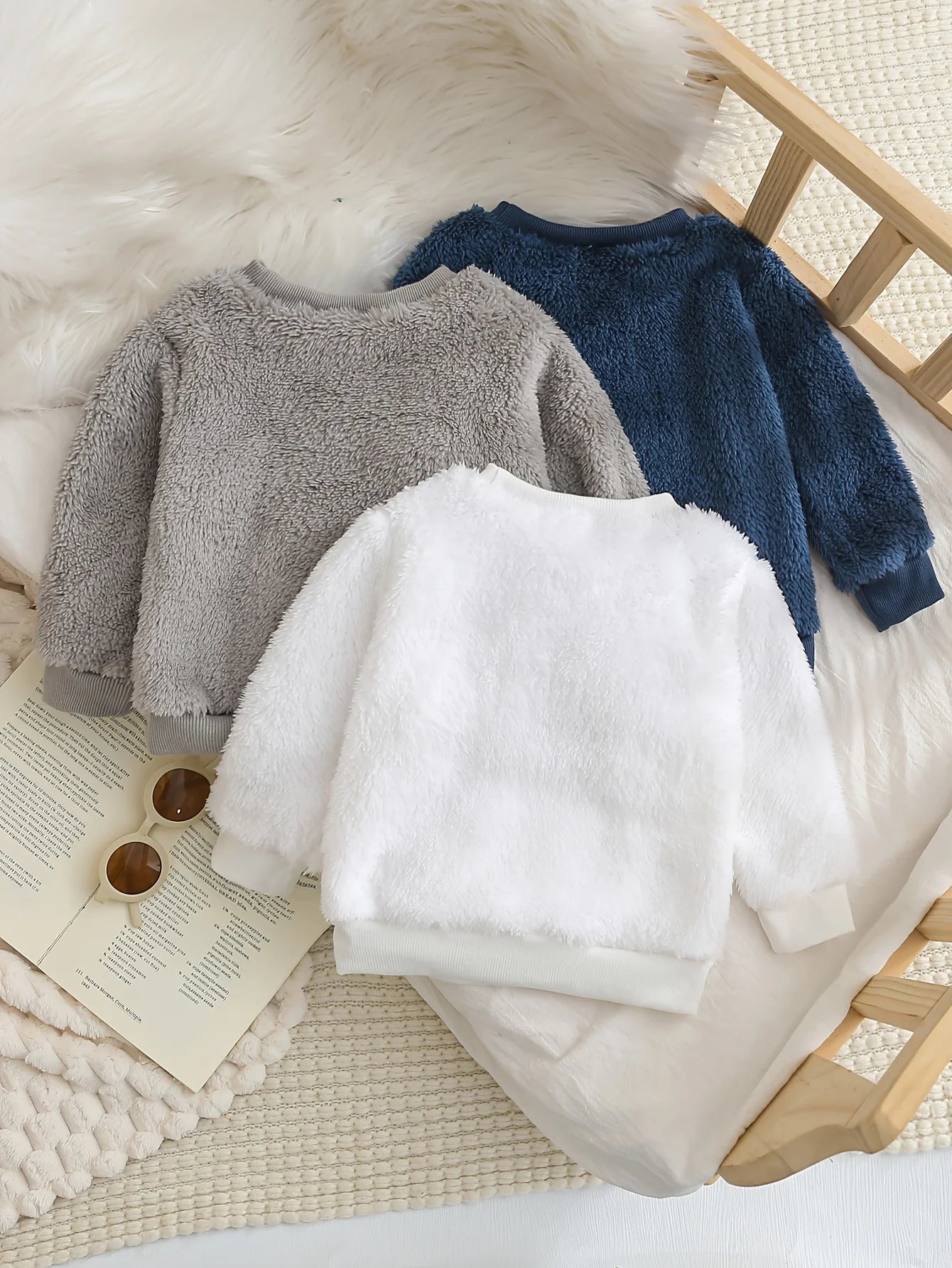 A 3-Piece Plush Hoodie For A Baby Boy In Autumn And Winter, An Outdoor Warm And Cute Little Bear Round-Neck Base Layer