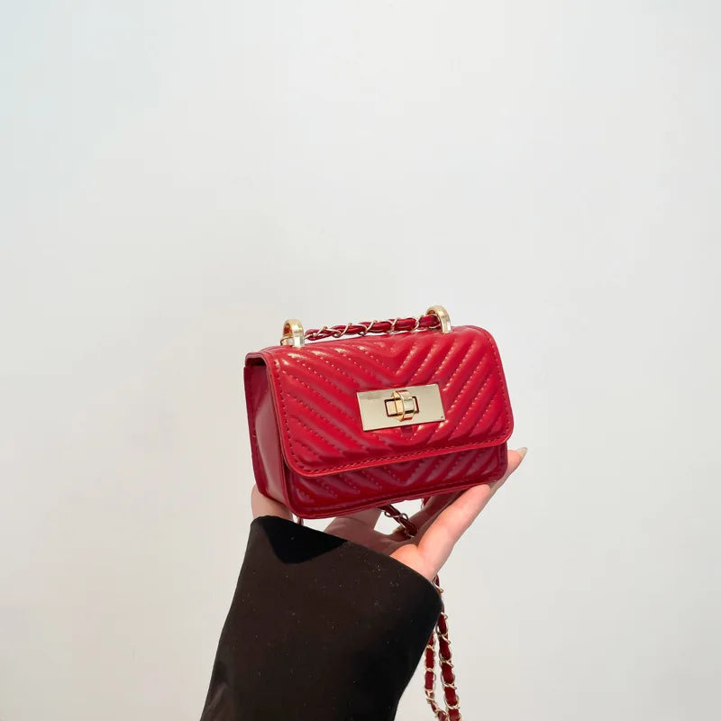 Niche Chain Strap Square Bag Luxe Shoulder Purse for Women Minimalist Crossbody Tote Textured Day-to-Night Bag Chic Sling Bag