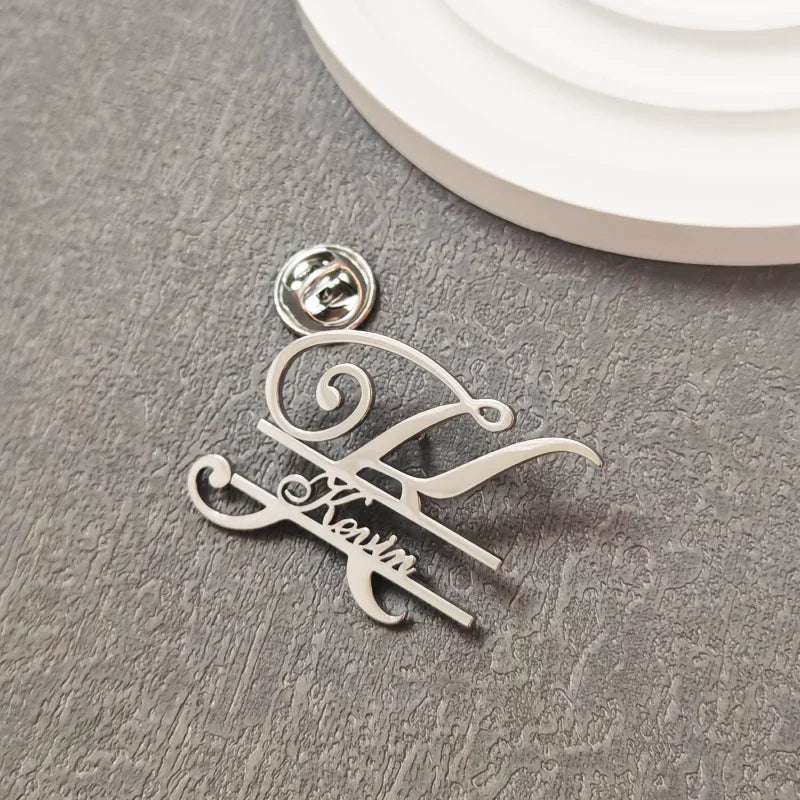 Custom Initials Brooches Metal Anti-glare Lapel Pin Fixed Clothes Letter Pins Stainless Steel Weater Coat Clothing Women Jewelry