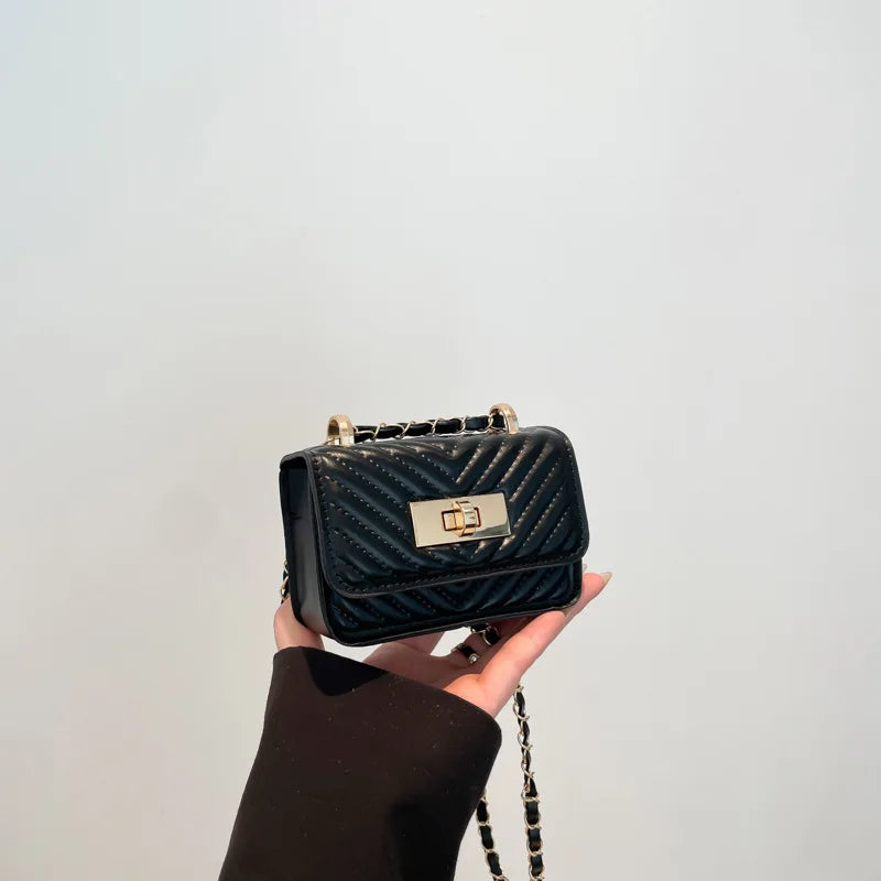 Niche Chain Strap Square Bag Luxe Shoulder Purse for Women Minimalist Crossbody Tote Textured Day-to-Night Bag Chic Sling Bag