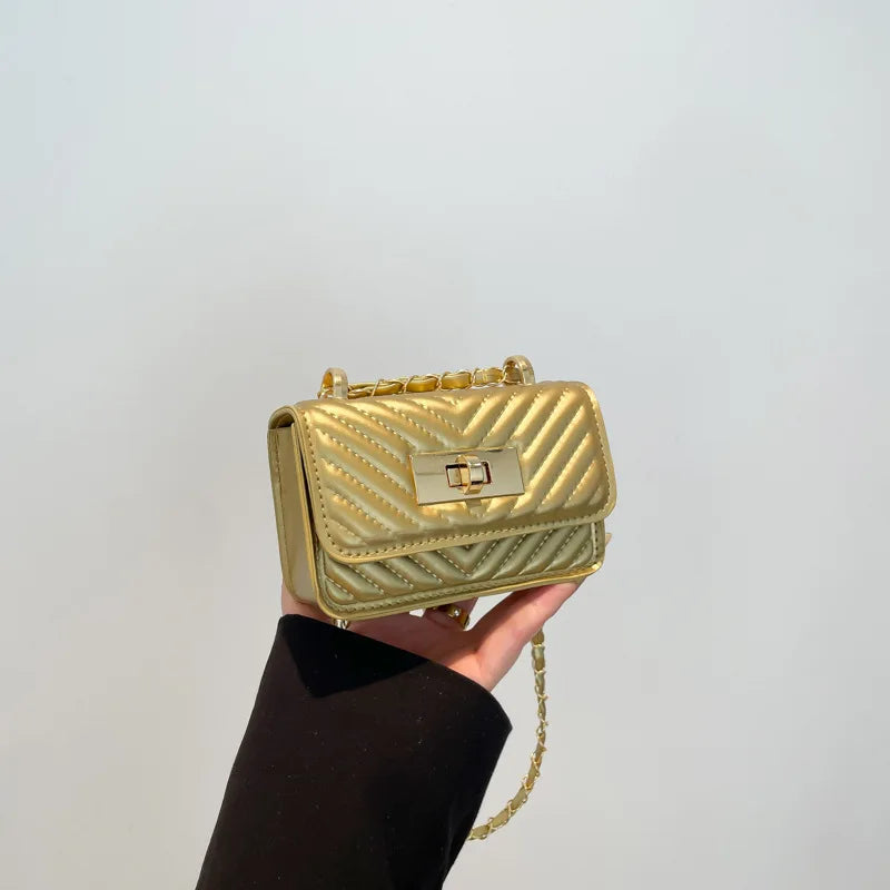 Niche Chain Strap Square Bag Luxe Shoulder Purse for Women Minimalist Crossbody Tote Textured Day-to-Night Bag Chic Sling Bag